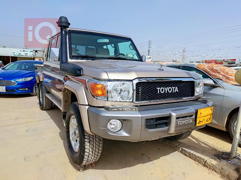 Toyota Land Cruiser 70 Pickup